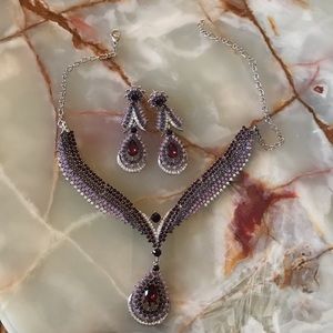 Luxurious purple set of jewelry